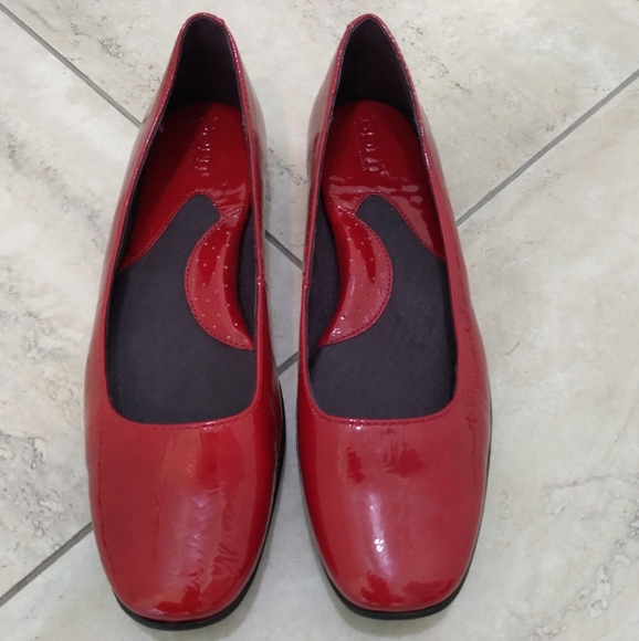 womens red patent leather flats